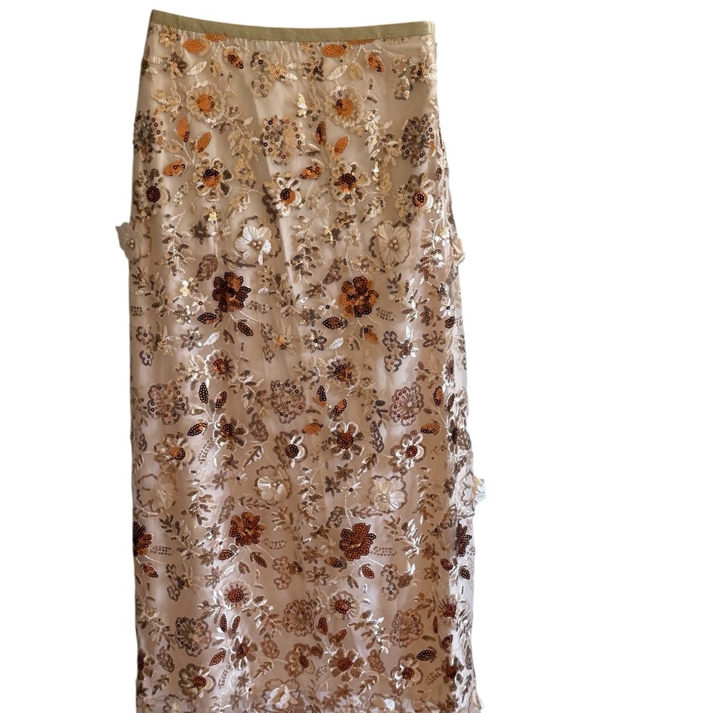 Chic Floral Embroidered Maxi Skirt - Picture 3 of 4